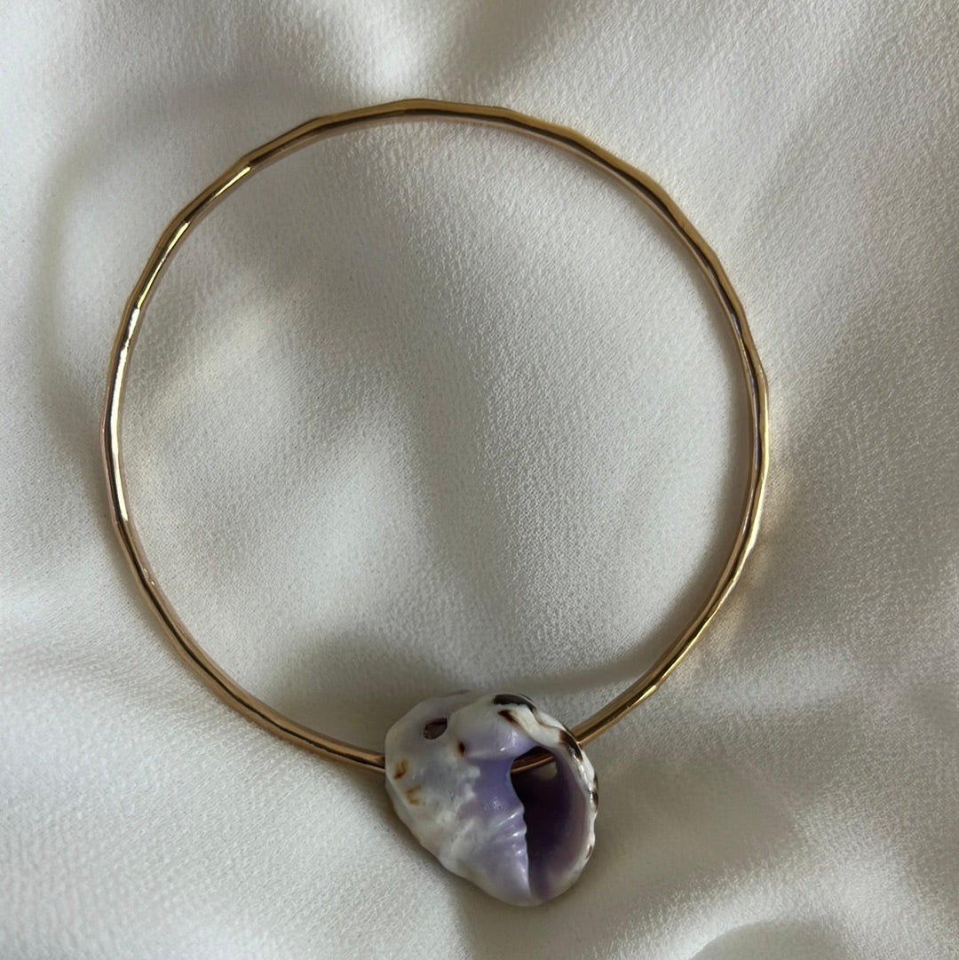 7.25” drupe shell bangle