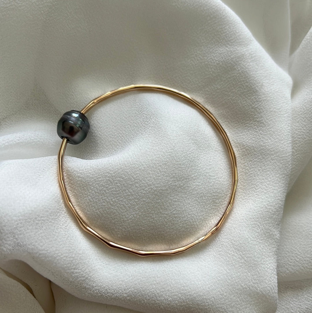 Tahitian pearl bangle size 7”