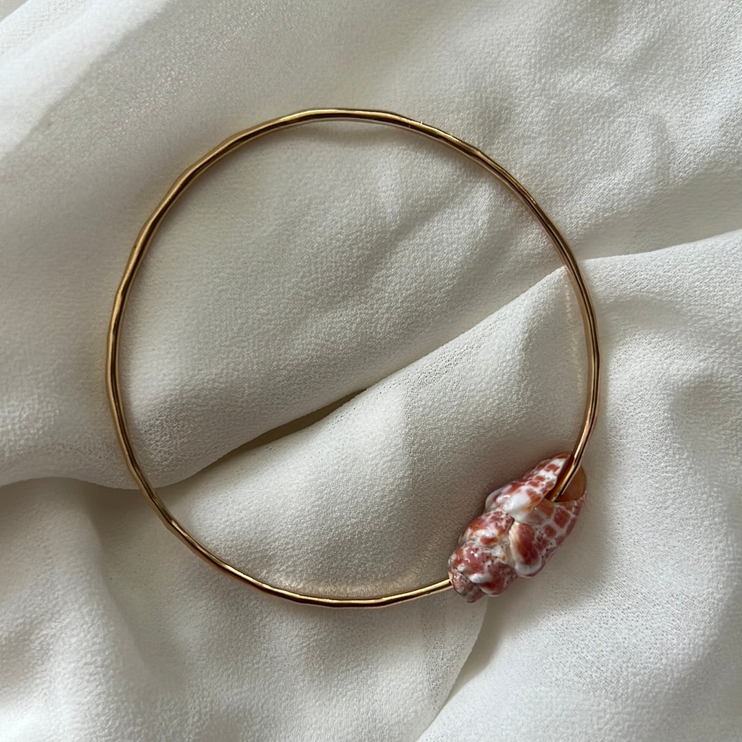 Red miter shell bangle size 9”