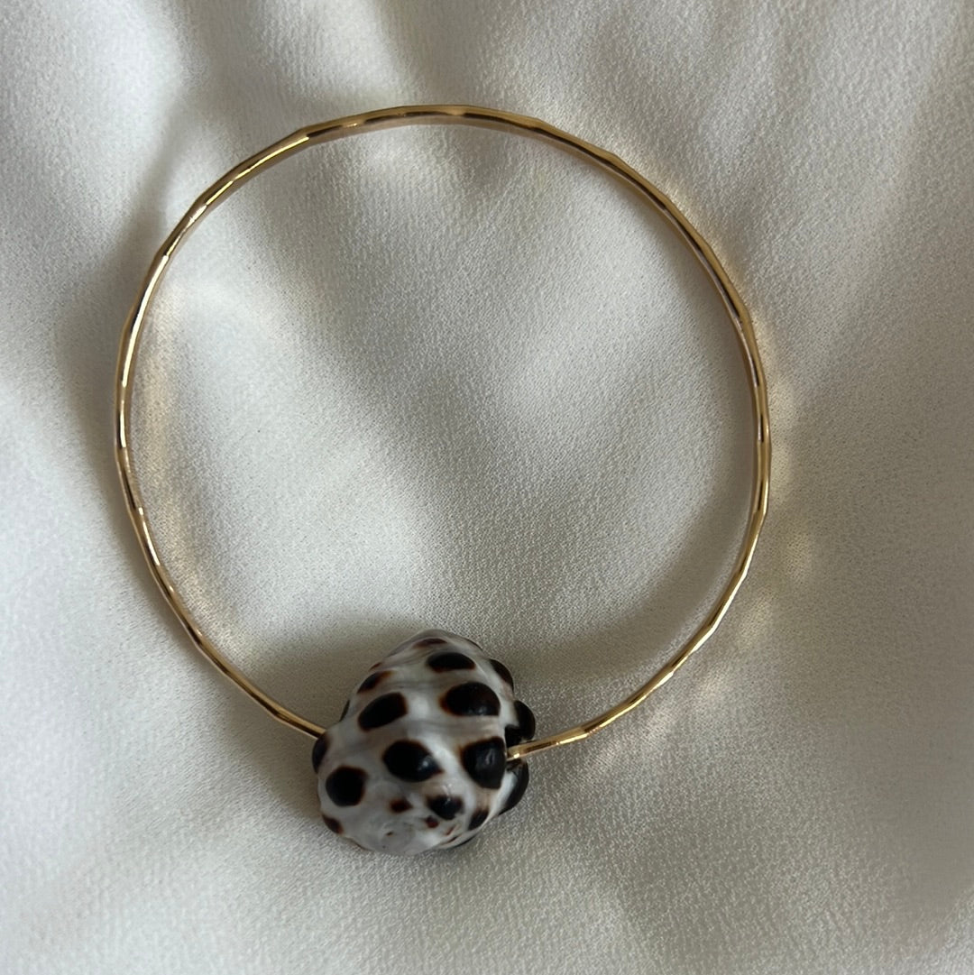 7.5” drupe shell bangle