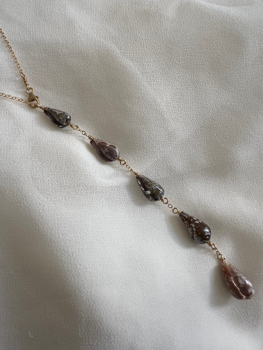5 cat cone lariat