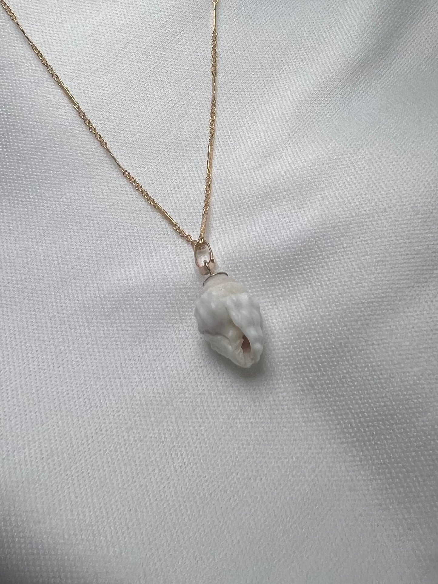 Lattice miter shell necklace